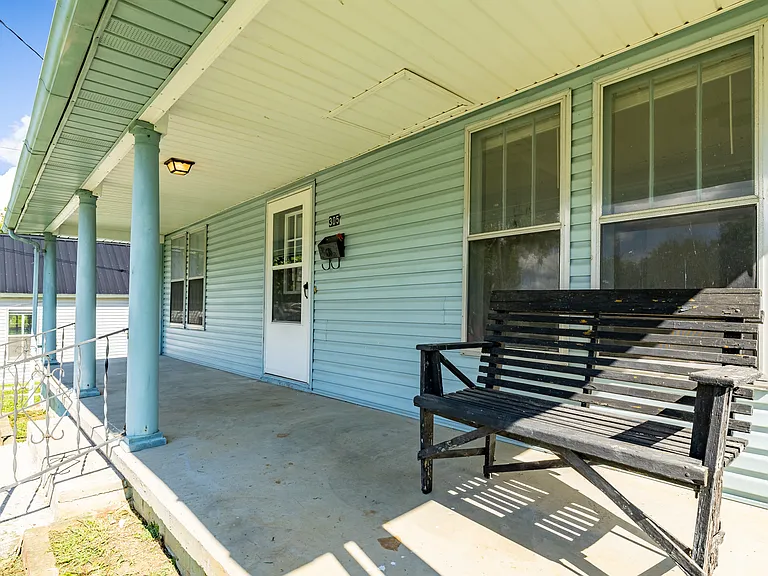 305 Church St — Photo 20