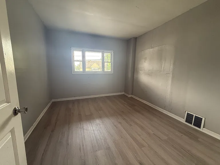 463 Oak St — Photo 13