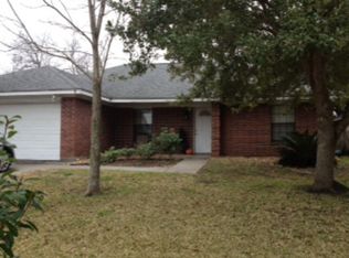 7 Chuckwagon Ct, Angleton, TX 77515