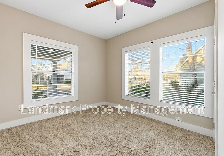 405 College St — Photo 13