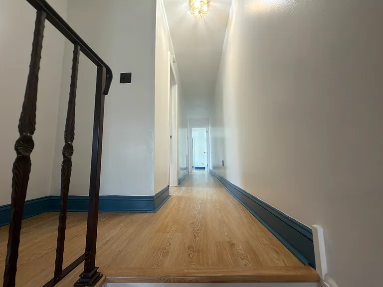 2522 S 8th St — Photo 14