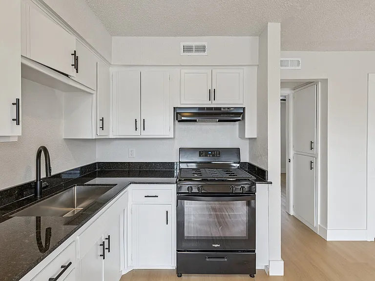1209 Roosevelt St #2 — Photo 10