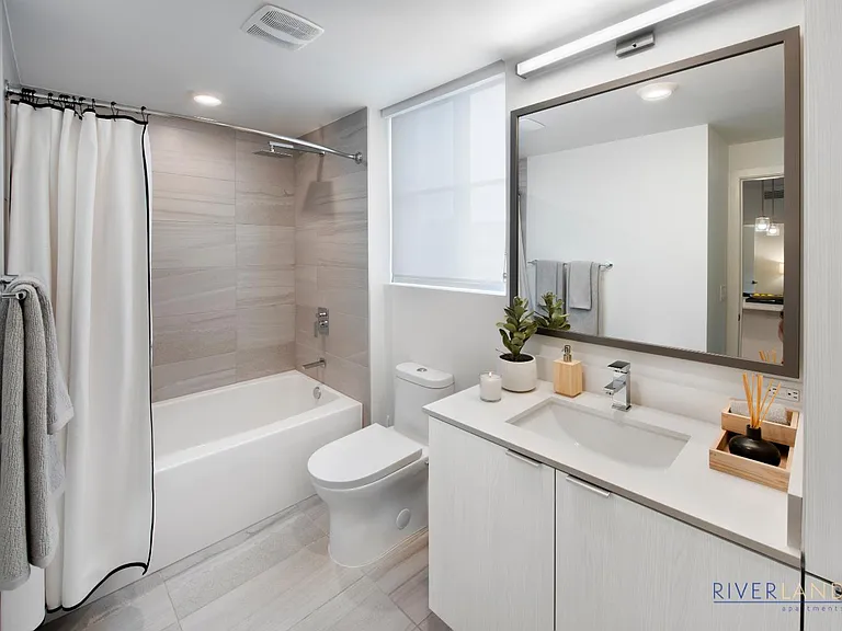 Riverland Apartments — Photo 10