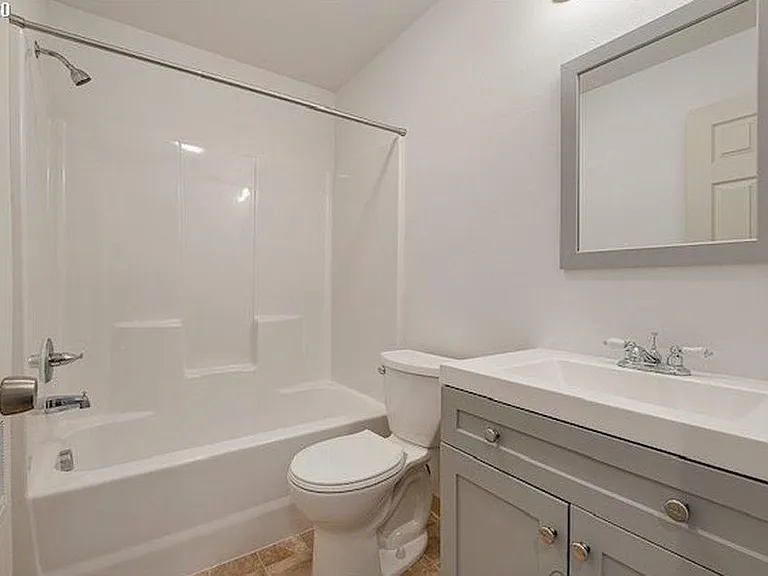 2323 Cedar St #B — Photo 14