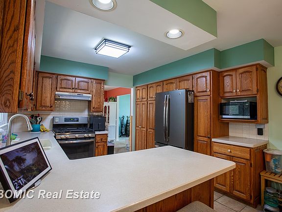 2nd image of 3028 Melrose Dr