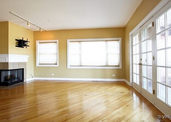 2nd image of 755 N Milwaukee Ave #2A