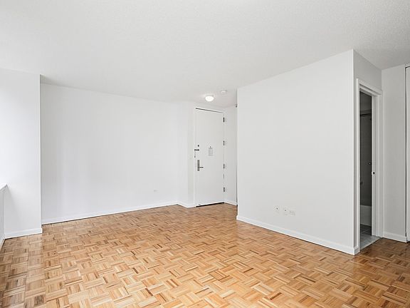 5th image of 200 W 60th St APT 11C