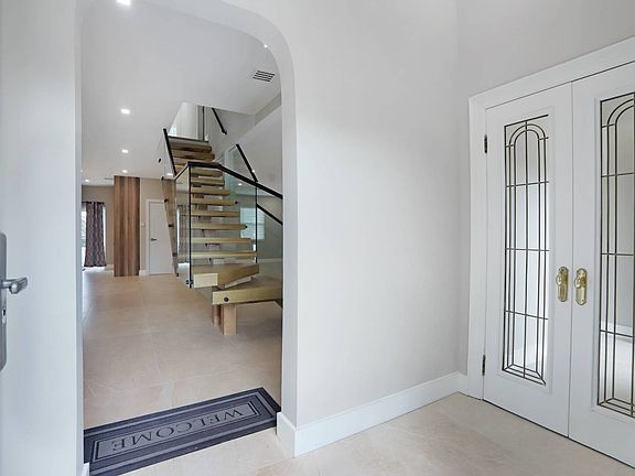 3rd image of 190 Kensington St #74