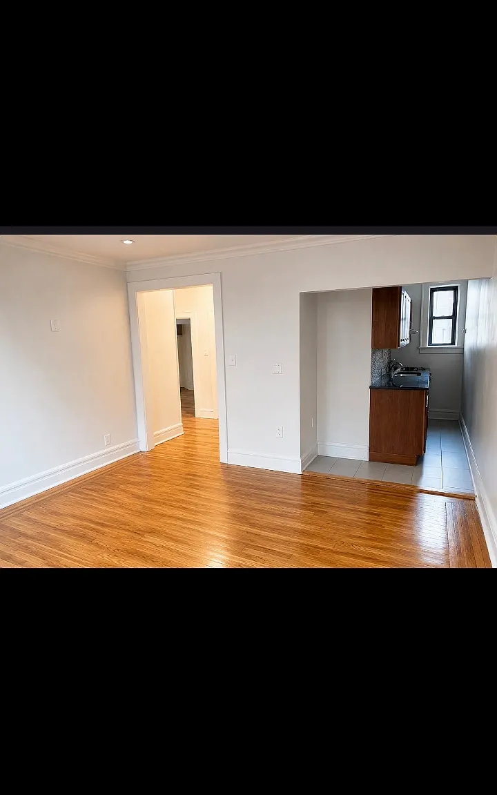 Studio, $1,300 — Photo 1
