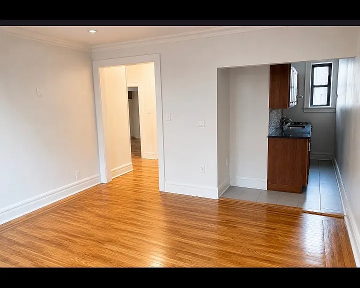 22 S Grove St #5 — Photo 1