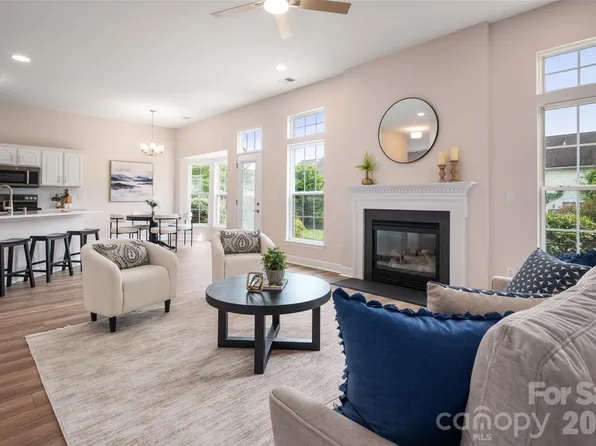 11916 Creek Turn Dr, Charlotte, NC 28278