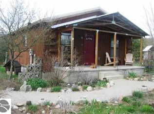 8312 Valley Rd NW, Rapid City, MI 49676