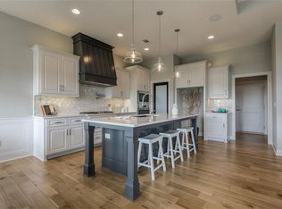 22059 W 94th St, Lenexa, KS 66220