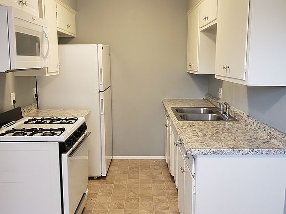 5th image of 3522 College Ave APT 3
