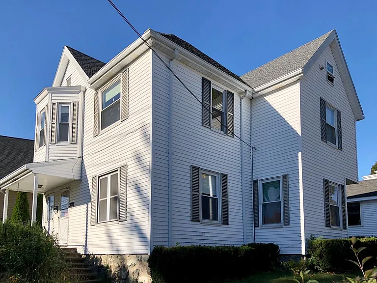 366 Pleasant St #1 — Photo 4