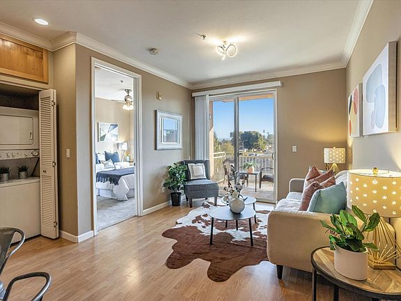 5th image of 2330 University Ave Unit 250