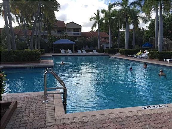2nd image of 3610 Yacht Club Dr APT 111