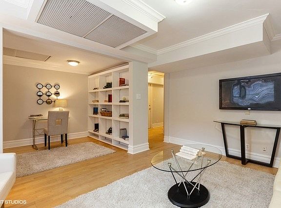3rd image of 836 W Lakeside Pl APT Gw