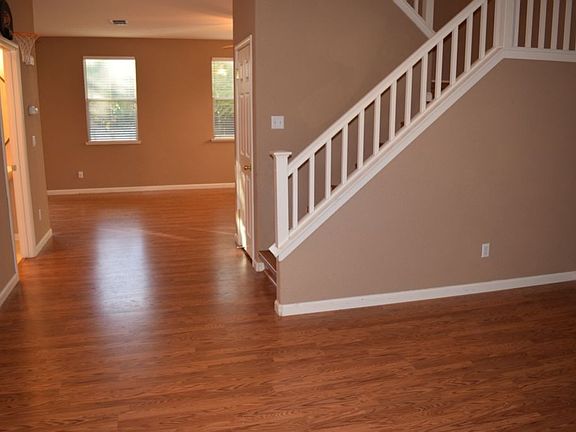 4th image of 2140 Arnold Dr