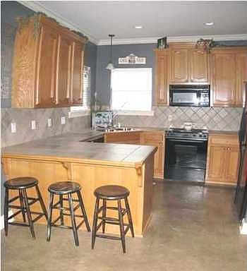 3rd image of 16294 Megan Ln