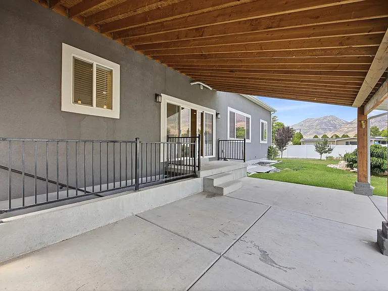 1588 N 325 W — Photo 21