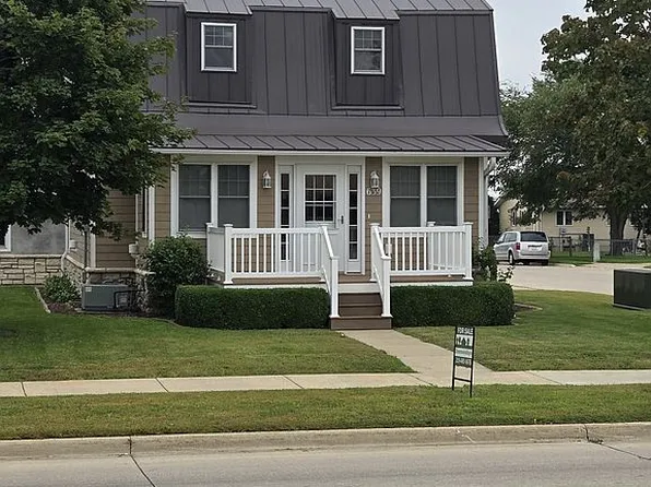 639 S Cedar St, Monticello, IA 52310
