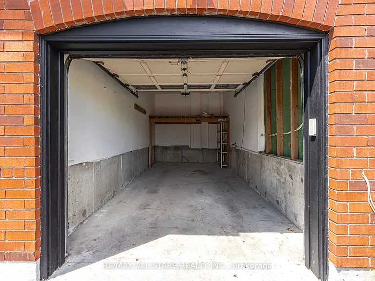51 Playfair Rd — Photo 40