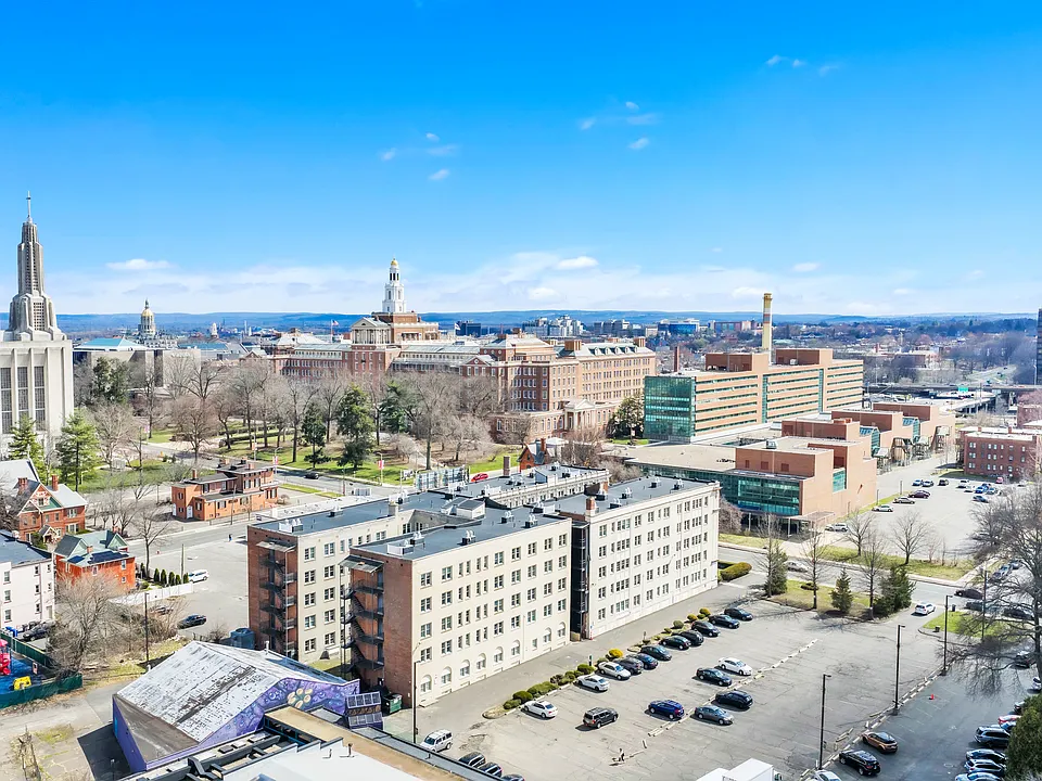 210-306 Farmington Ave #C306