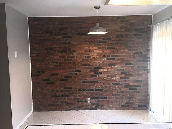Dine-in kitchen