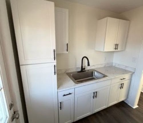 5th image of 600 N Hyde Park Ave #A