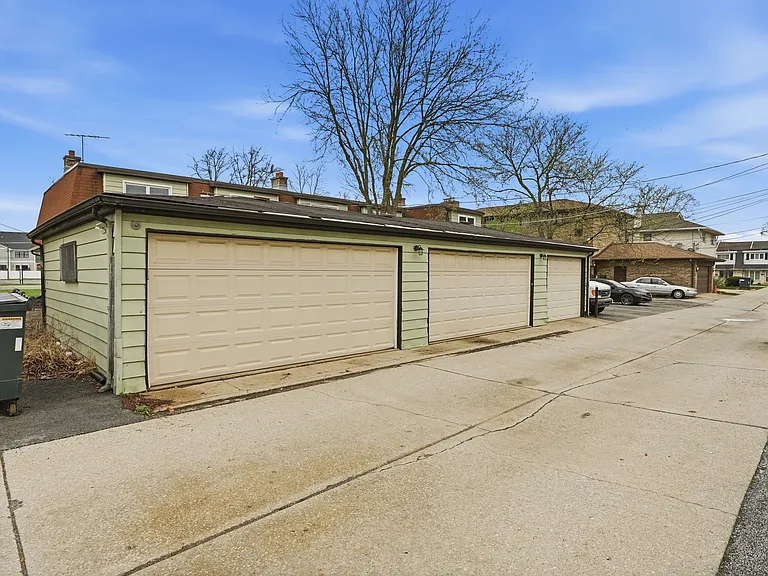 923 S La Grange Rd — Photo 19