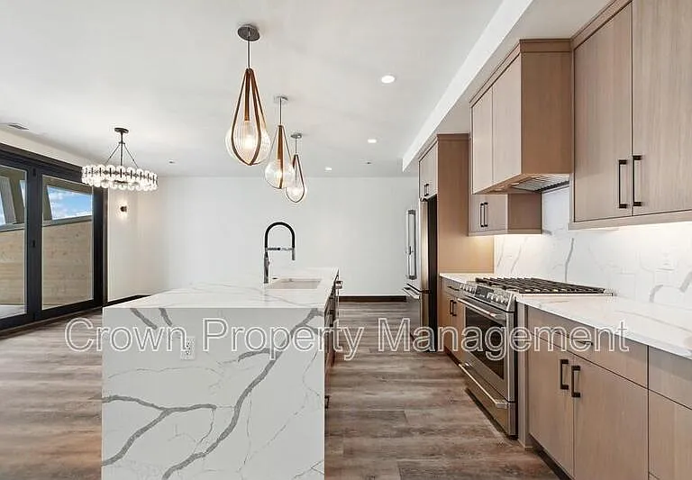 317 Akers Ln #G — Photo 7