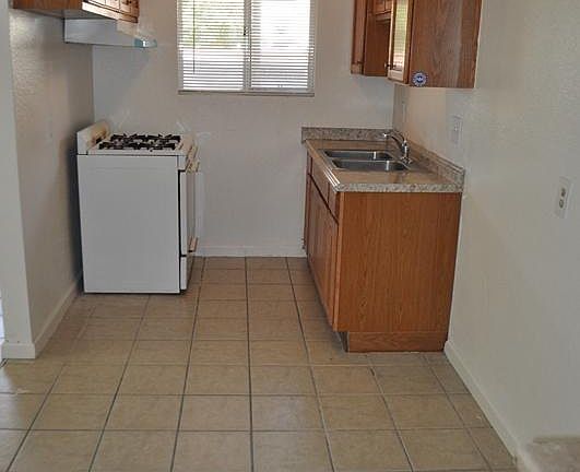 4th image of 1226 W Belleview St