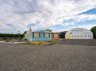 228 Apple Ln, Burbank, WA 99323
