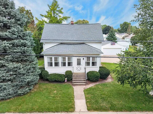 1126 W 6th Ave, Oshkosh, WI 54902