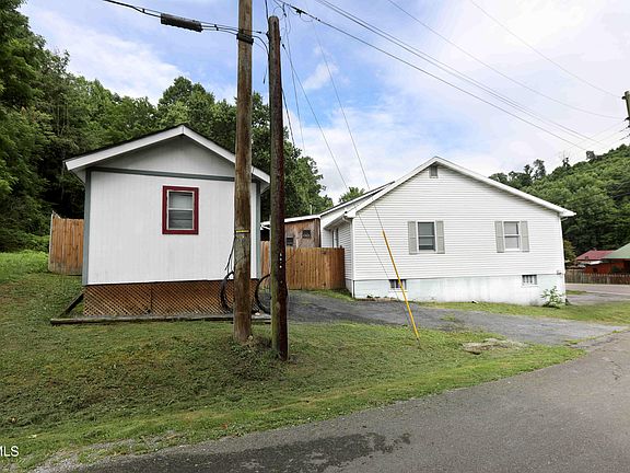 4th image of 709 Exeter Rd
