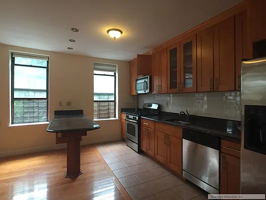 Rented by Sovereign Associates | media 15