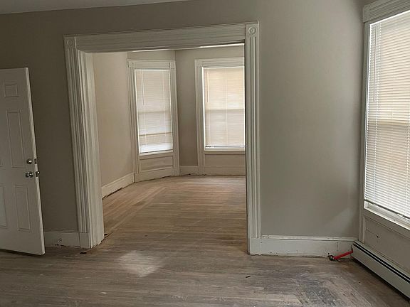 5th image of 213 Howard Ave Floor 1
