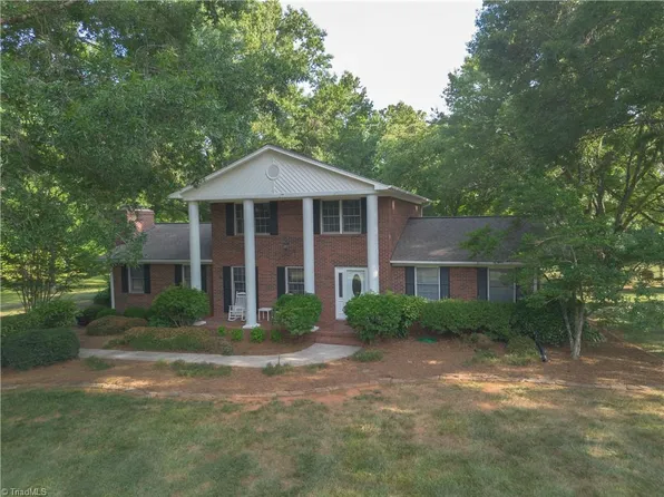 2320 Mizpah Church Rd, Rural Hall, NC 27045