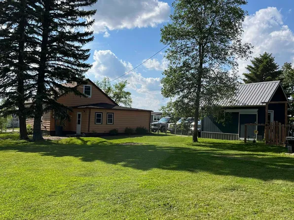 410 Oak St, Drake, ND 58736