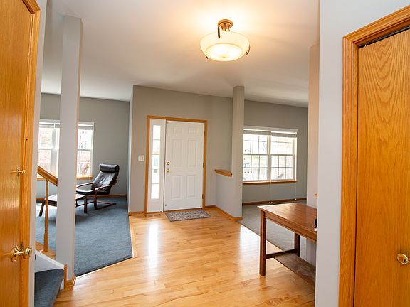 3rd image of 1545 Hadley Dr