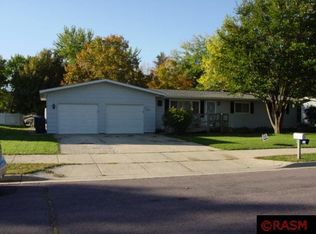 215 Goodyear Ave, Mankato, MN 56001