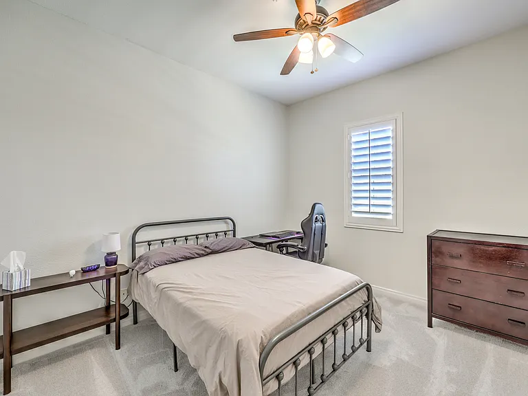 7166 Frontier Hills Ave — Photo 21
