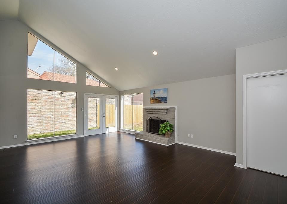 1st image of 7107 Plaza Del Sol Dr