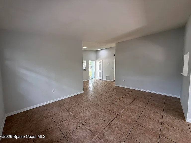 420 N Fiske Blvd — Photo 11