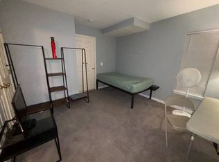 23055 Oakgrove Rd, Sterling, VA 20166