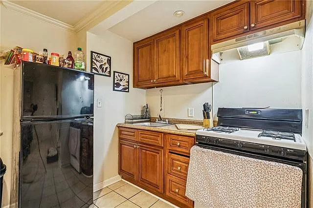 Studio, 1.0 bath, 427 sqft, $1,000 — Photo 2