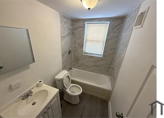 1 bed, 1100 sqft, $1,000 — Photo 2