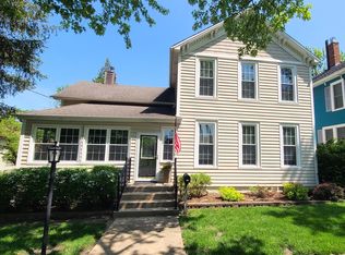 613 Singer Ave, Lemont, IL 60439