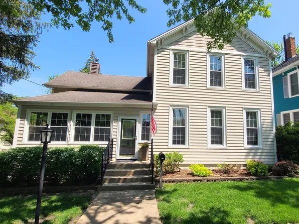 613 Singer Ave, Lemont, IL 60439